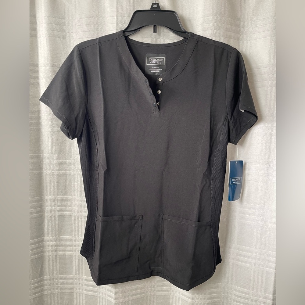 Cherokee contemporary scrub top 3 button black small